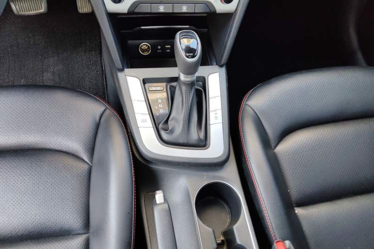 Used Hyundai Elantra (6th Generation / Lingdong) 2016 1.6L Automatic ZhiXuan – Elite Version
