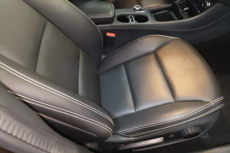 Used Mercedes-Benz GLA 2015 GLA 200 Fashion Model
