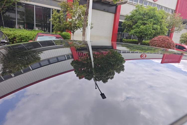 Used Tesla Model Y 2023 Rear-Wheel-Drive Version Roof