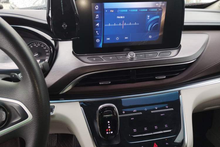 Used Buick GL8 2022 Land Cruiser Executive Class 652T Comfort Model Audio And AC Panel