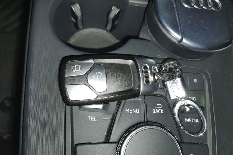 Used Audi A4L 2019 40 TFSI Ambition China VI
