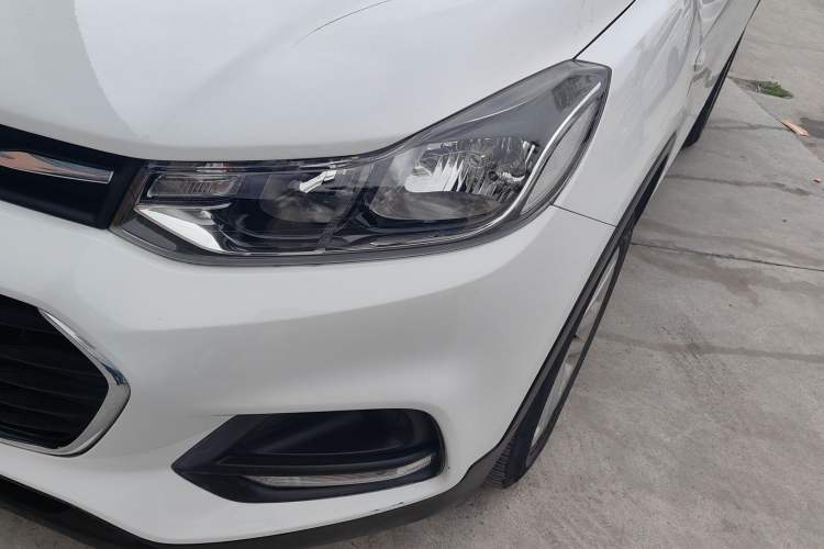 Used Chevrolet Trax 2017 1.4T Automatic Two-Wheel Drive Comfort Version Left Front Headlight