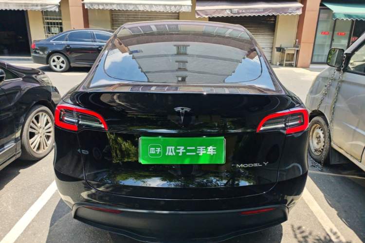 Used Tesla Model Y 2022 Long-Range All-Wheel-Drive Version
