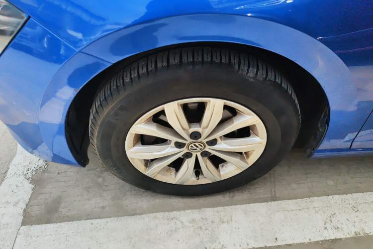 Used Volkswagen Polo 2019 Plus 1.5L Automatic Colorful Technology Edition Left Front Wheel Hub