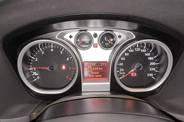 Used Ford Focus 2013 Sedan Classic 1.8L Automatic Fashion Edition