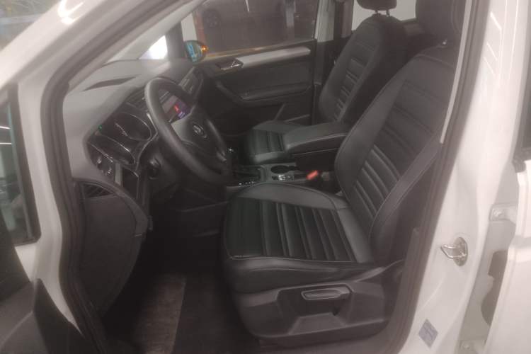 Used Volkswagen Touran 2018 Volkswagen Touran L 280TSI DSG Style Edition 7 Seats China V Emission Standard Left Front Seat