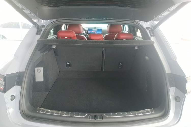 Used Hima AITO M5 2025 Extended-Range Ultra All-Wheel-Drive Version Trunk