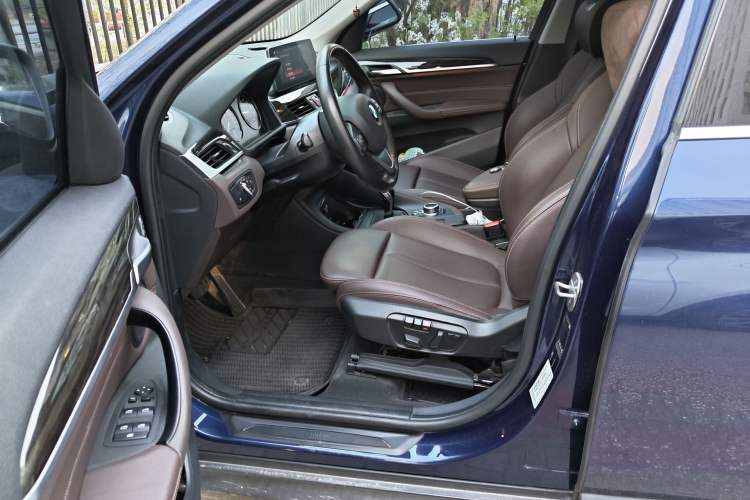 Used BMW X1 2020 sDrive25Li Leading Model
