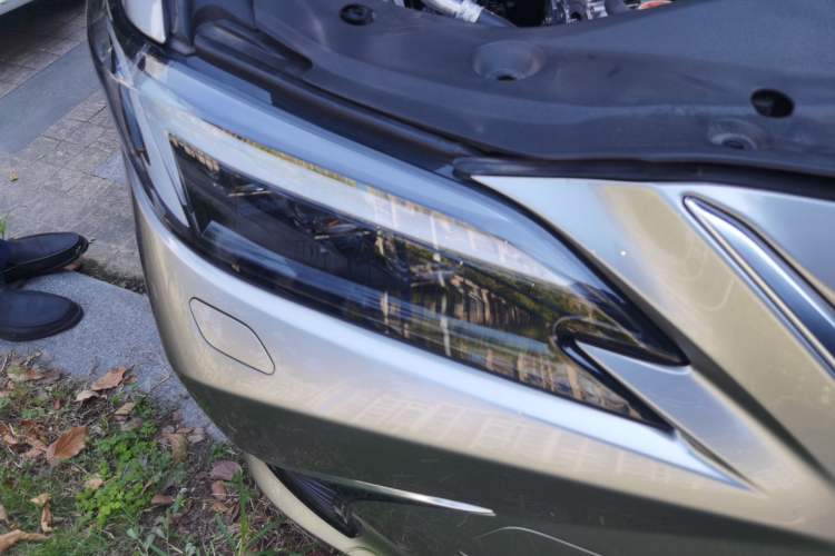 Used Lexus ES 2025 200 Premium Edition Right Front Headlight