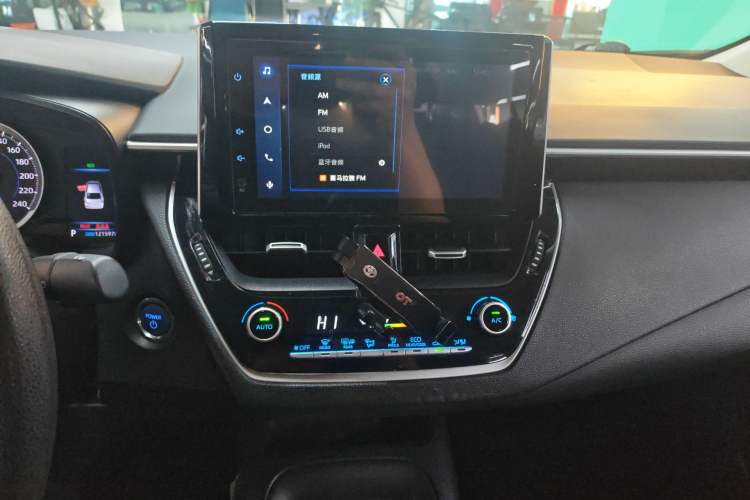 Used Toyota Corolla 2021 Dual-Motor 1.8L E-CVT Elite Edition Audio And AC Panel