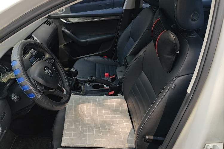 Used Skoda Octavia 2016 1.6L Manual Smart Drive Version