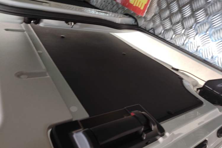 Used SRM New Energy E3L 2024 Standard 6-Seater Bus
