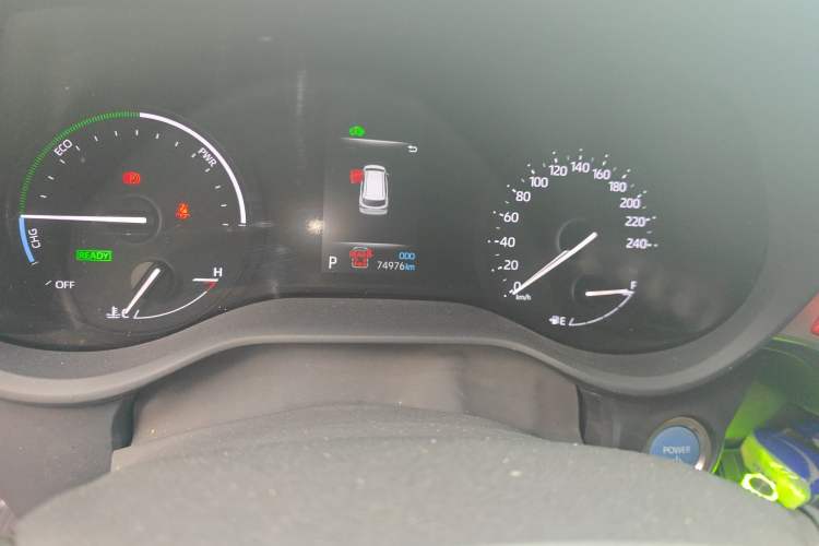 Used Toyota SIENNA 2023 2.5L Hybrid Deluxe Edition Odometer Close Up