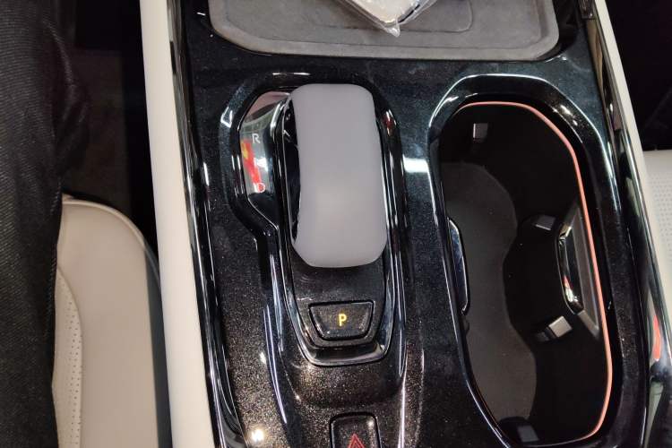 Used Zeekr 009 2024 7-Seater Walk-through Version 4WD 140 kWh
