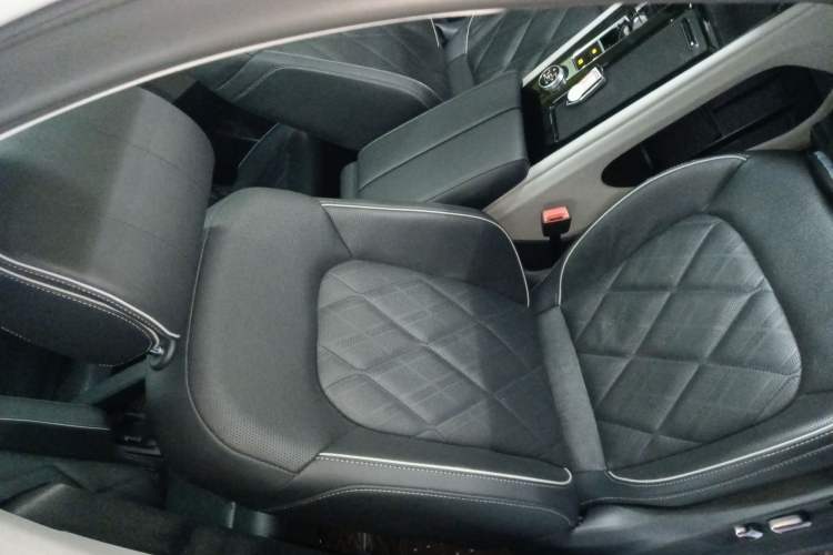 Used Volkswagen Teramont 2021 530 V6 All-Wheel Drive Prestige Flagship Edition Right Front Seat