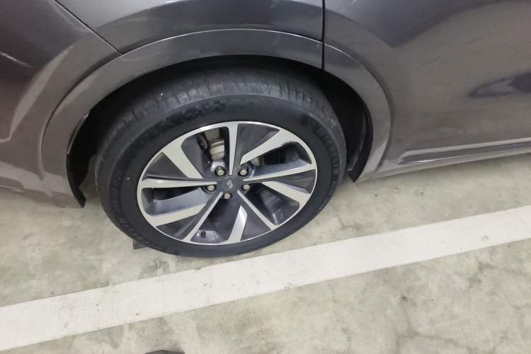 Used Li Auto ONE 2021 Extended-Range 6-Seater Version Exterior 5