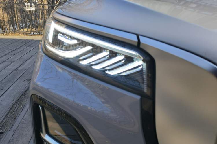 Used Hongqi HS5 2023 2.0T Qixiang Pro Edition Right Front Headlight