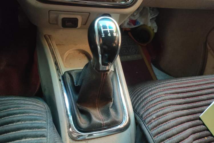 Used Jinbei New Hiace X30L 2021 1.5L Business-Grade Bus Non-Air-Conditioned Version China VI Standard SWC15M Gear Lever