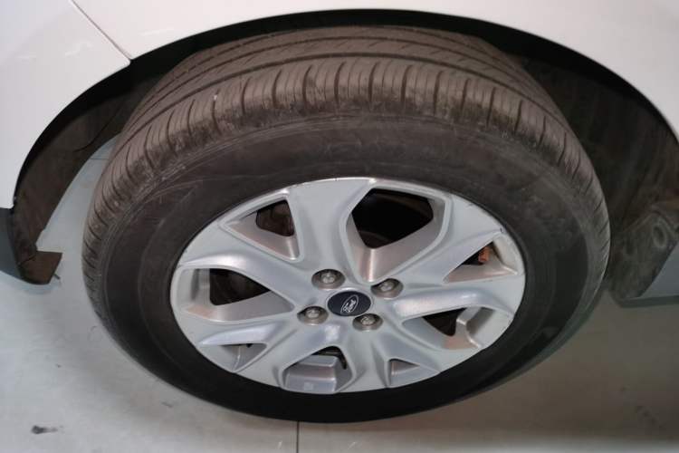 Used Ford EcoSport 2013 1.5L Automatic Fashion Model