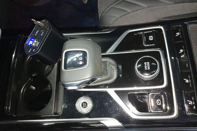 Used Hongqi HS5 2022 Revised Version 2.0T Smart Connect Flagship Edition
