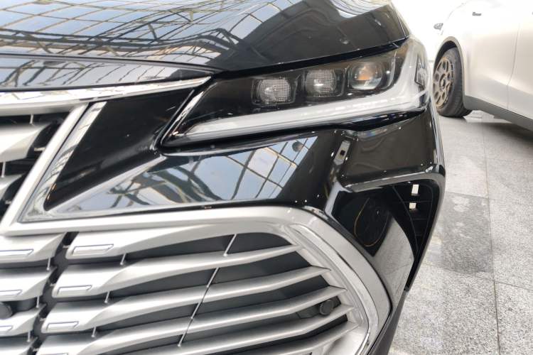 Used Toyota Avalon 2024 Dual-Motor 2.0L Premium Edition