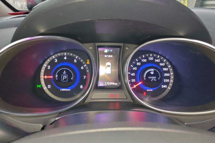 Used Hyundai Santa Fe 2015 2.0T Automatic All-Wheel Drive Smart Version 5 Seats Instrument Cluster