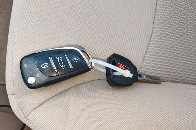 Used Roewe 350 2015 1.5L Manual Luxury Sunroof Edition
