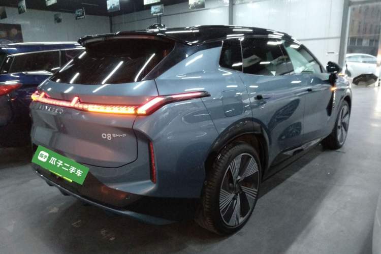 Used Lynk & Co 08 EM-P 2025 220 km All-Wheel-Drive Performance Halo