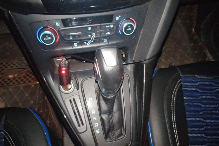 Used Ford Focus 2017 Sedan 1.6L Automatic Fashion Edition Smart Drive Version Gear Lever