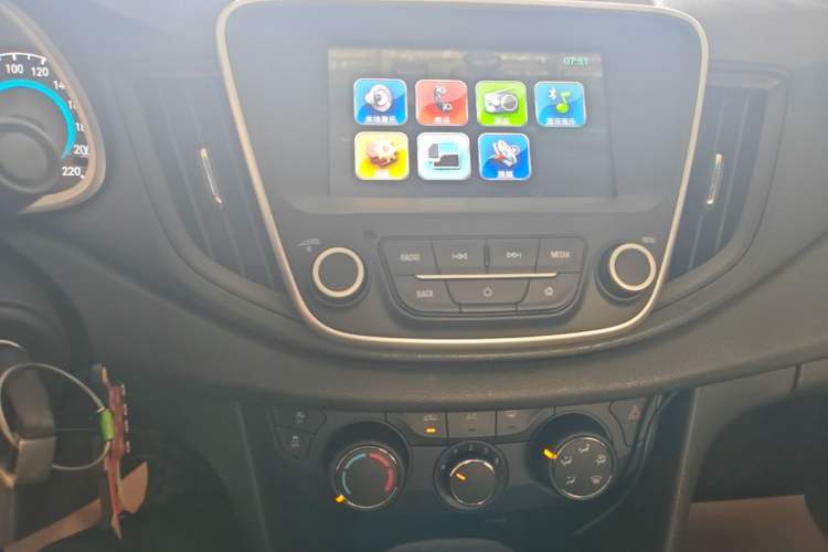 Used Chevrolet Cavalier 2016 1.5L Automatic Enjoyment Edition Audio And AC Panel