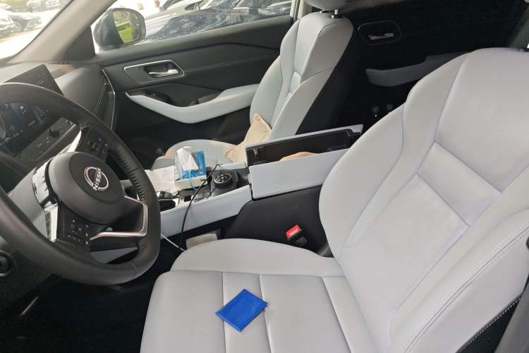 Used Nissan X-Trail 2023 e-POWER Ultra-Hybrid Dual-Motor All-Wheel-Drive Supreme Edition Left Front Seat