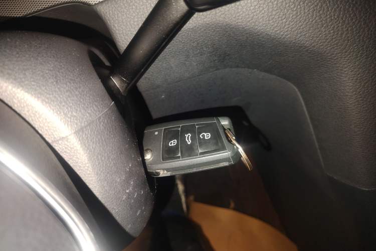 Used Volkswagen Golf Sportsvan 2016 230TSI Automatic Trend Edition Vehicle Key