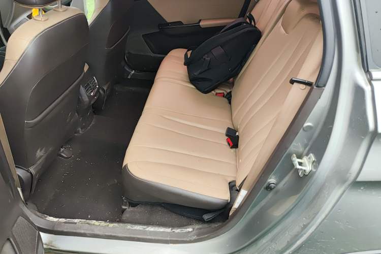 Used Baojun 310W 2017 1.5L Manual Fashion Model China V