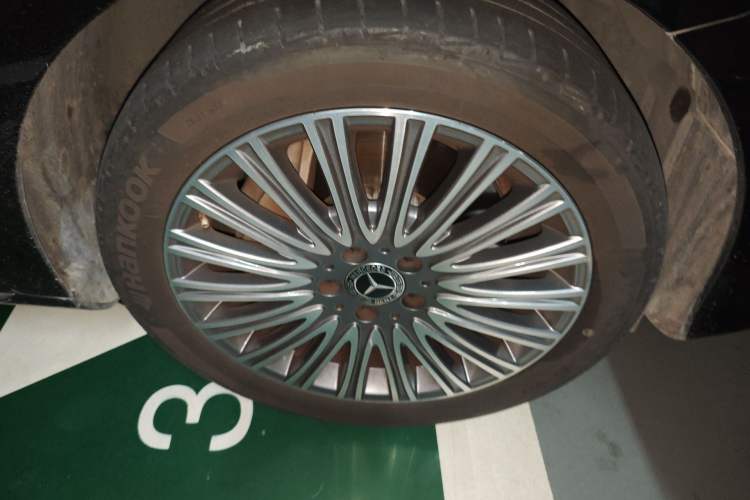 Used Mercedes-Benz E-Class 2020 Restyled E 300 L Exclusive Edition Right Front Wheel Hub