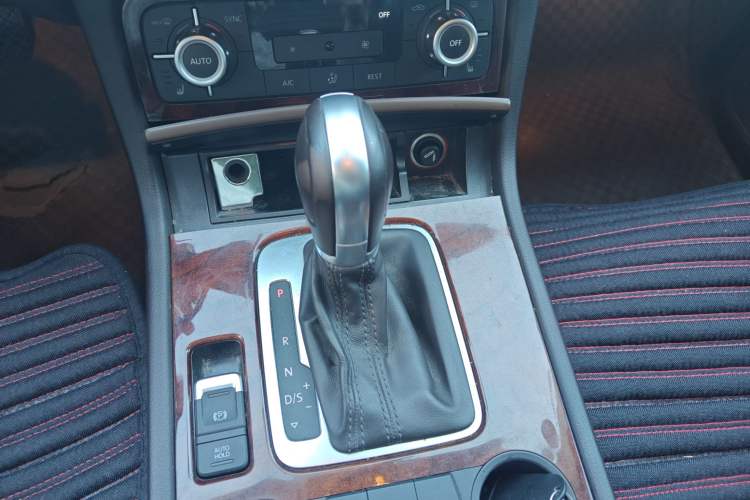 Used Volkswagen Touareg 2011 3.0 TSI Standard Version