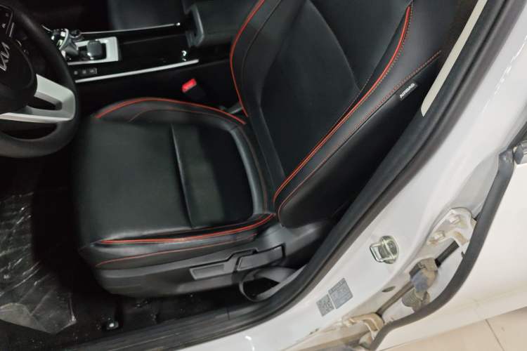 Used Kia Seltos 2023 1.5L CVT Luxury Edition Left Front Seat