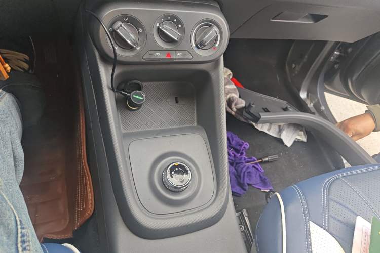 Used Wuling Hongguang New Energy 2025 Extended-Range Hybrid 50 km Standard Version
