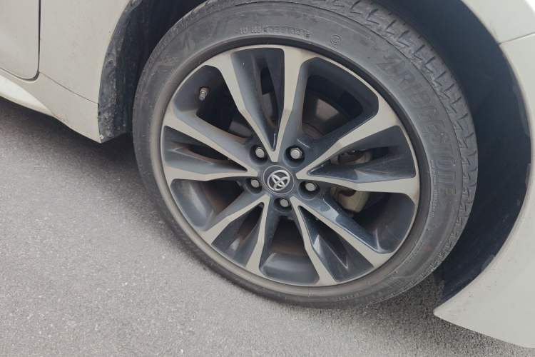 Used Toyota Levin 2021 185T CVT Sport Edition Right Front Wheel Hub