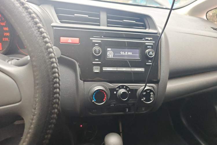 Used Honda Fit 2016 1.5L LX CVT Comfort Model Audio And AC Panel