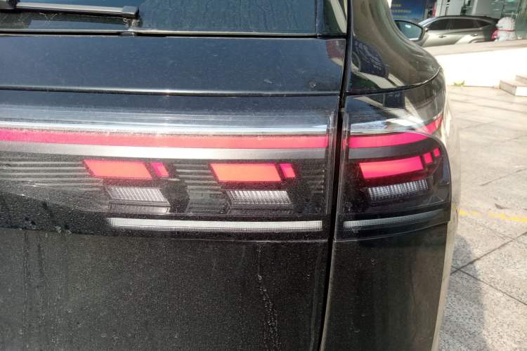 Used Volkswagen Tiguan L 2025 PRO 380TSI Two-Wheel-Drive R-Line Smart Edition