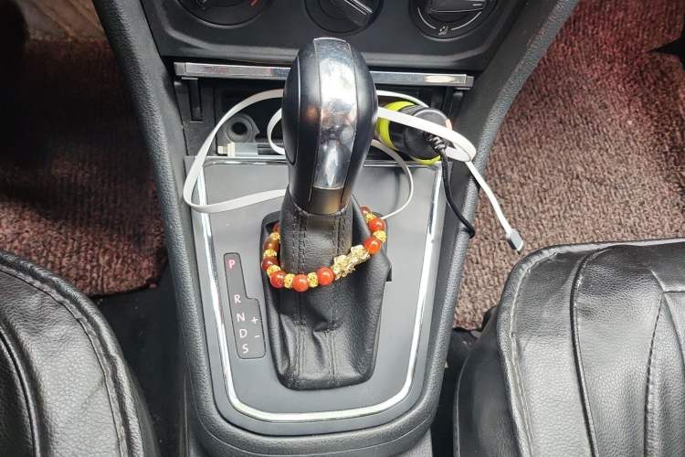 Used Volkswagen Bora 2017 1.6L Automatic Fashion Model Gear Lever