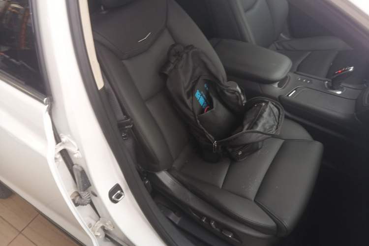 Used Cadillac XT5 2016 28T Four-Wheel Drive Luxury Model Right Front Seat