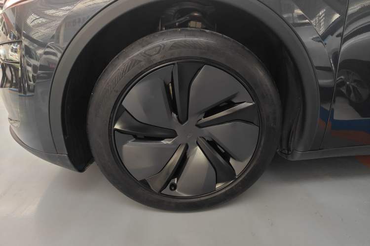 Used Tesla Model Y 2025 Rear-Wheel-Drive Version Left Front Wheel Hub