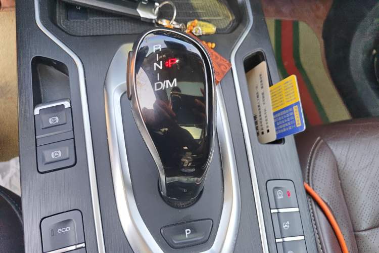 Used Wey VV6 2021 2.0T Two-Wheel Drive Smart Plus
