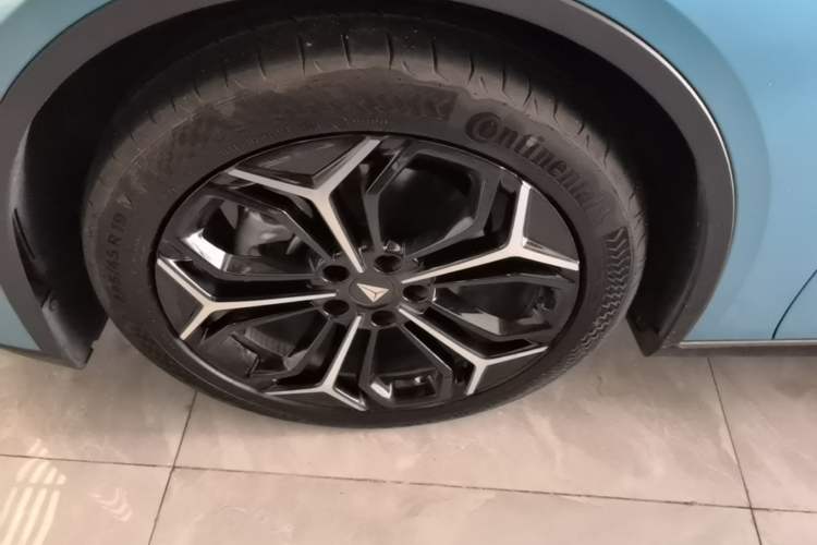 Used Deepal L07 2024 230Max Qiankun Intelligent Driving ADS SE Range-Extended Version Exterior 4