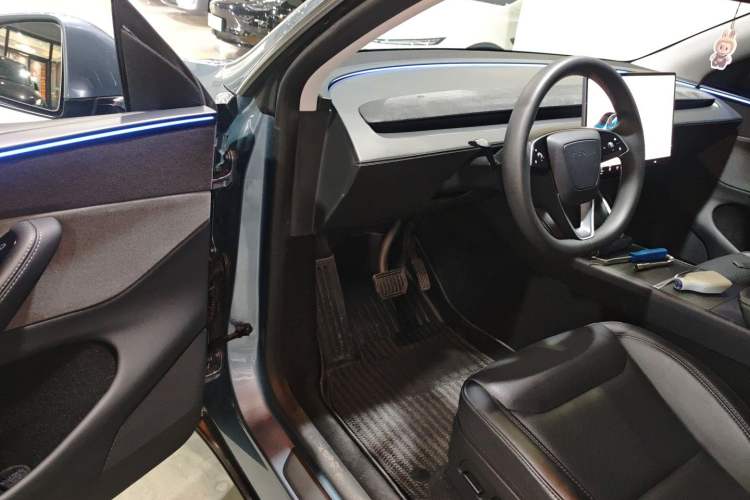 Used Tesla Model Y 2025 Rear-Wheel Drive First Edition