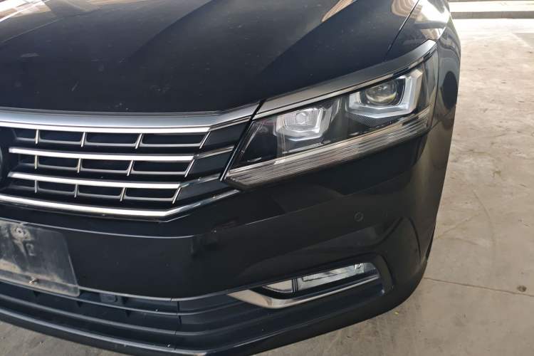 Used Volkswagen Passat 2017 330TSI DSG Luxury Edition Left Front Headlight