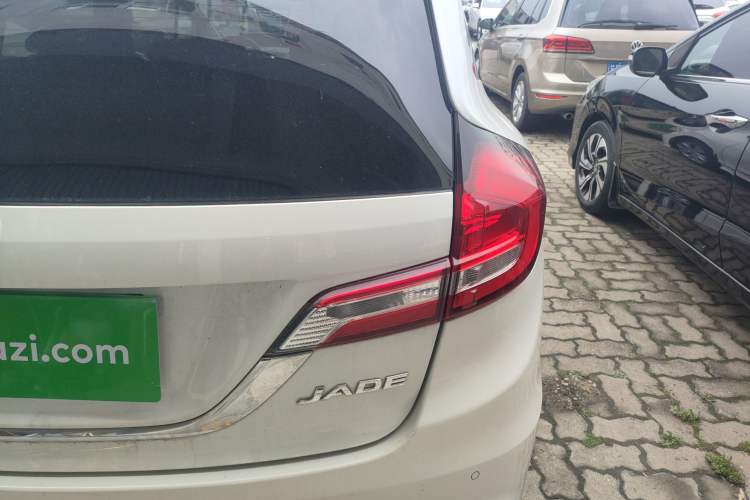 Used Honda Jade 2017 1.8L automatic Comfort version 5 seats
