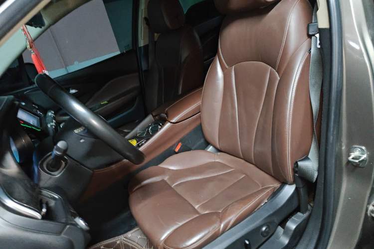 Used Buick Envision 2016 28T Four-Wheel Drive Luxury Model Left Front Seat