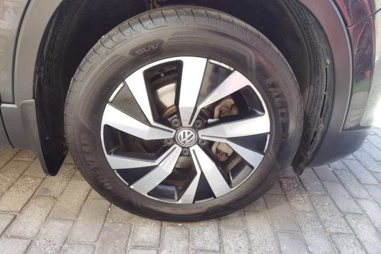 Used Volkswagen Tayron 2020 330TSI Two-Wheel Drive Luxury Smart Connectivity Version Right Front Wheel Hub